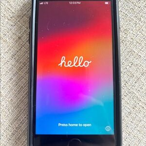 iPhone SE. Black. 128g